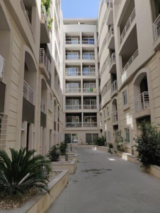 סליאמה Sunny 2 Bedroom, 2 Bathrooms, Seaside Apt. מראה חיצוני תמונה