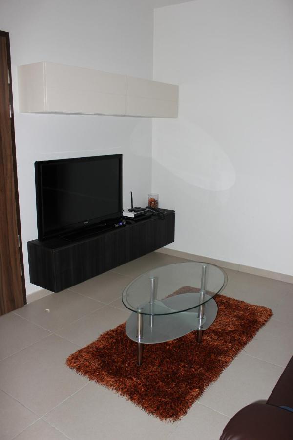 סליאמה Sunny 2 Bedroom, 2 Bathrooms, Seaside Apt. מראה חיצוני תמונה
