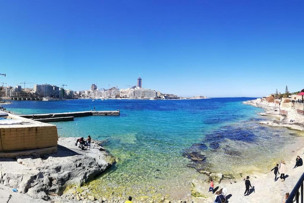 סליאמה Sunny 2 Bedroom, 2 Bathrooms, Seaside Apt. מראה חיצוני תמונה